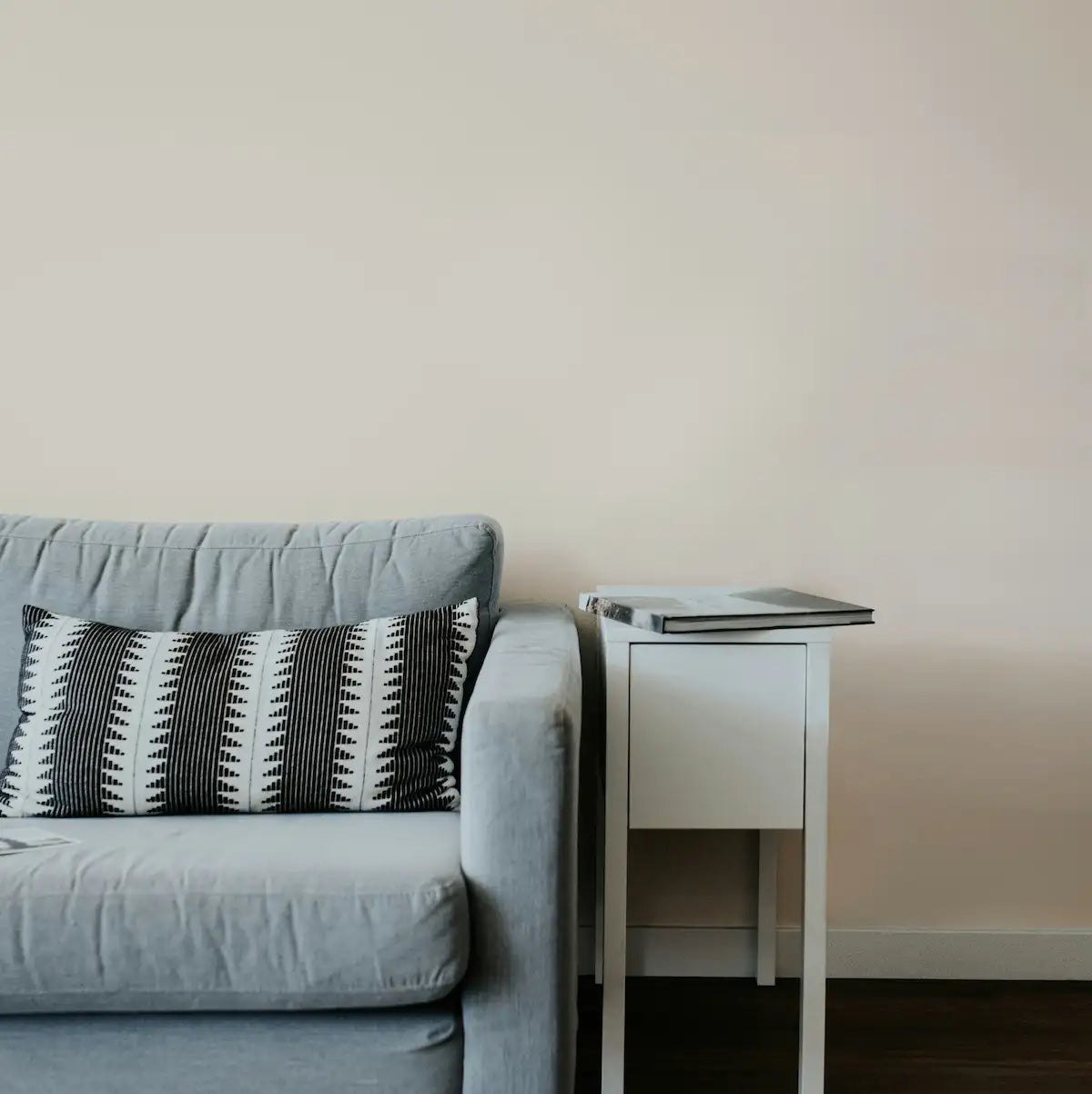 Schrank Clotted Cream