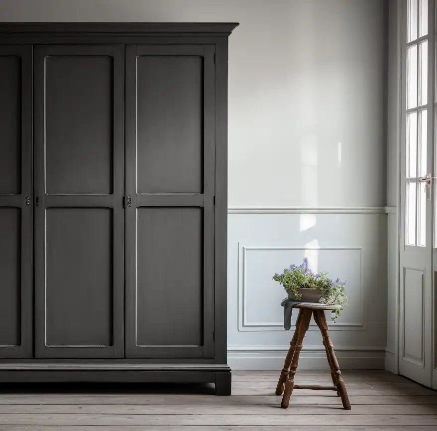 Graphite - Painting the Past