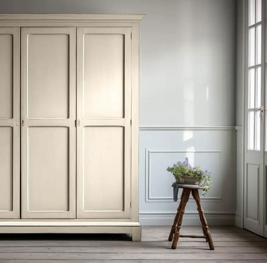 Regency White - Painting the Past