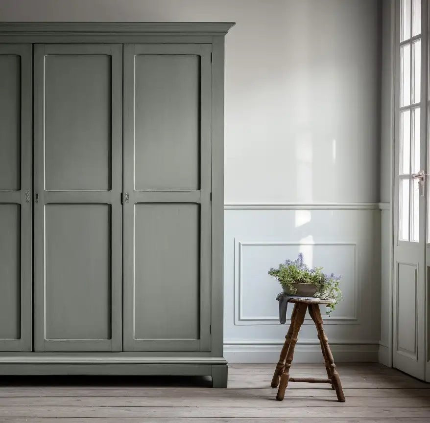 Scandinavian Green - Painting the Past