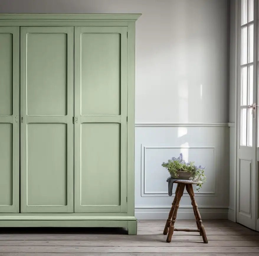 Green Tea - Painting the Past