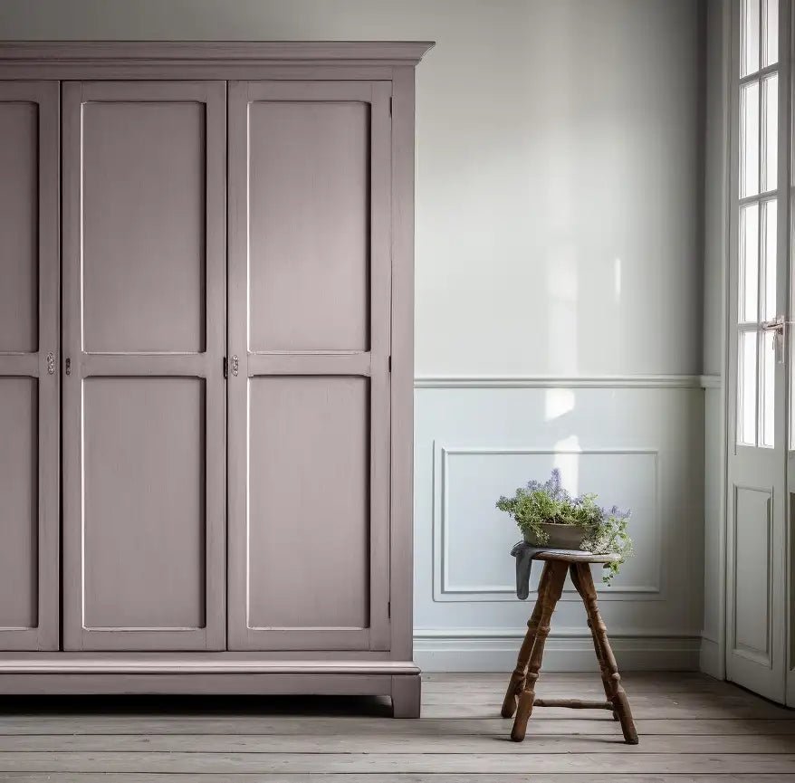 Lily - Painting the Past